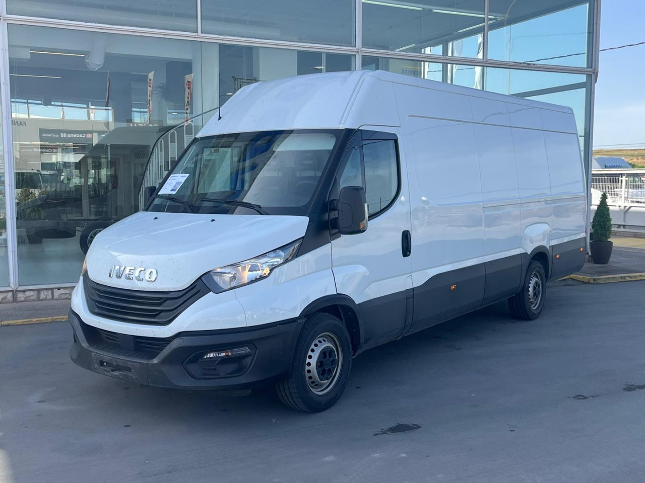 Furgón IVECO 35S14 16m3 Hi-matic - Βαν: φωτογραφία 1 Furgón IVECO 35S14 16m3 Hi-matic - Βαν: φωτογραφία 1