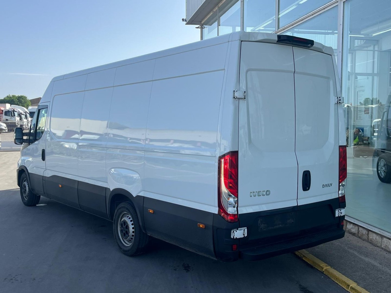 Furgón IVECO 35S14 16m3 Hi-matic - Βαν: φωτογραφία 4 Furgón IVECO 35S14 16m3 Hi-matic - Βαν: φωτογραφία 4