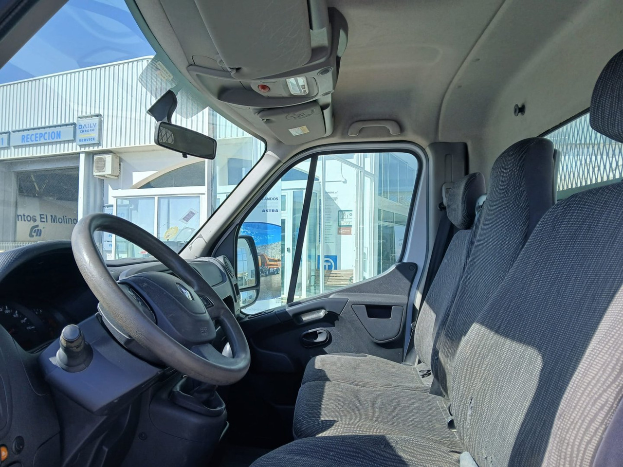 Volquete/Dumper Renault MASTER R3500 L3 2.3 - Όχημα με ανατρεπομενη καροτσα: φωτογραφία 4 Volquete/Dumper Renault MASTER R3500 L3 2.3 - Όχημα με ανατρεπομενη καροτσα: φωτογραφία 4