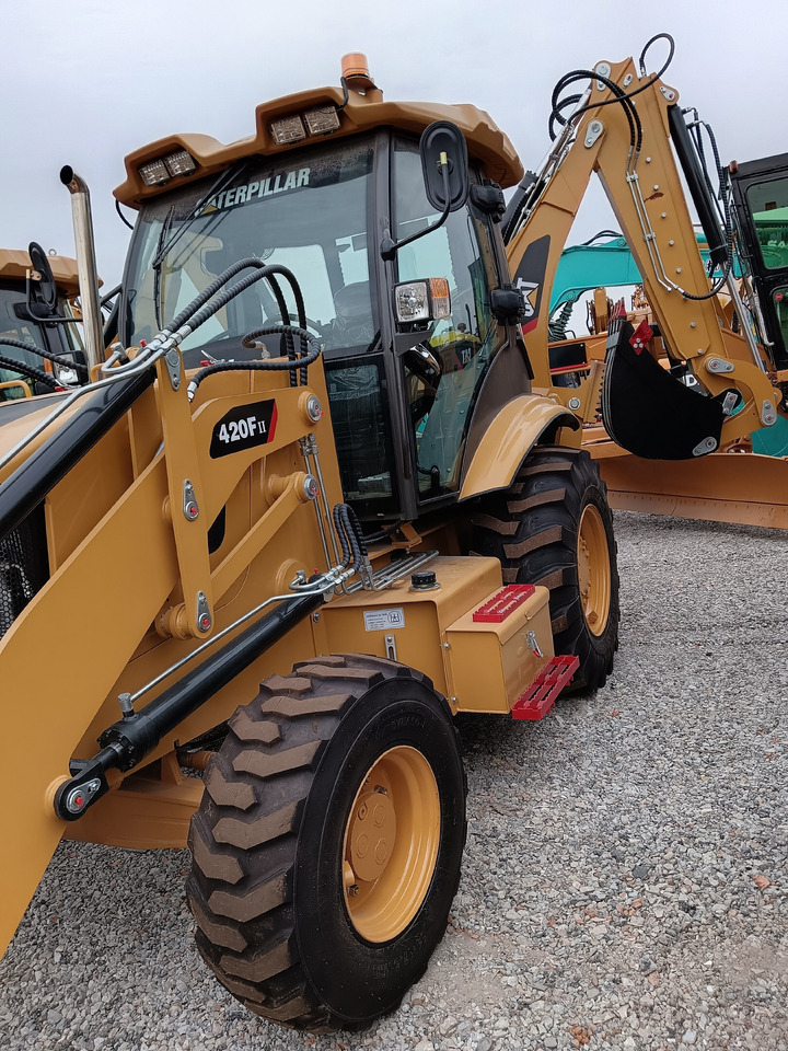 CAT 420F2 - Φορτωτής εκσκαφέας: φωτογραφία 3 CAT 420F2 - Φορτωτής εκσκαφέας: φωτογραφία 3