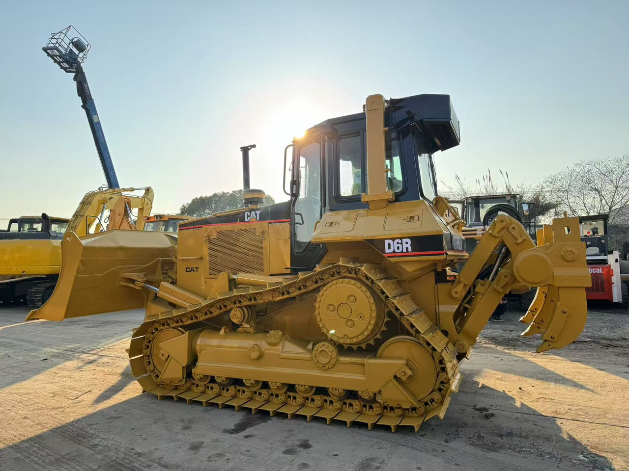 CAT D6R - Μπουλντόζα: φωτογραφία 2 CAT D6R - Μπουλντόζα: φωτογραφία 2