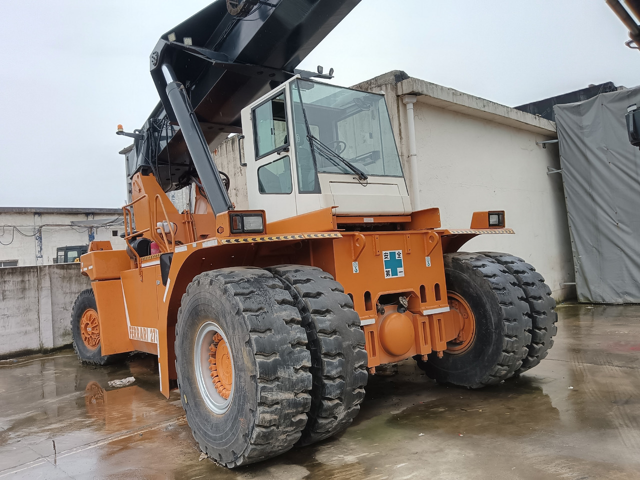 CVS FERRARRI 278 F278.6 45 TON - Reachstacker: φωτογραφία 2 CVS FERRARRI 278 F278.6 45 TON - Reachstacker: φωτογραφία 2