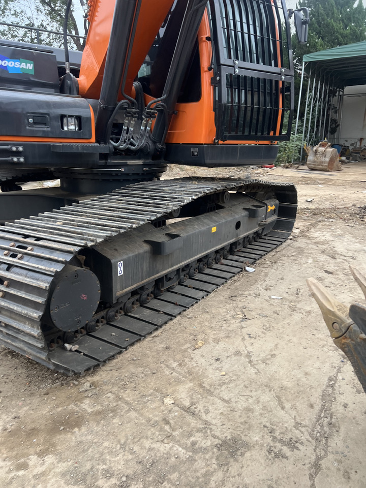 DEVELON DX225 - Ερπυστριοφόρος εκσκαφέας: φωτογραφία 4 DEVELON DX225 - Ερπυστριοφόρος εκσκαφέας: φωτογραφία 4