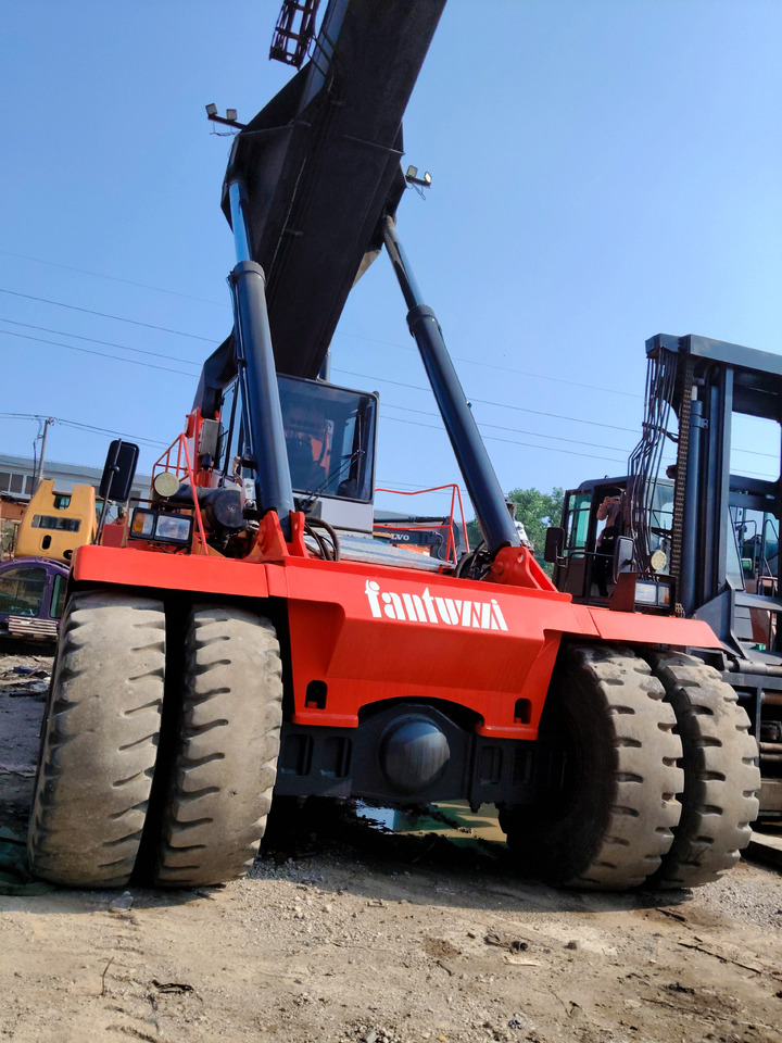 FANTUZZI CS45KM 45 ton - Reachstacker: φωτογραφία 5 FANTUZZI CS45KM 45 ton - Reachstacker: φωτογραφία 5