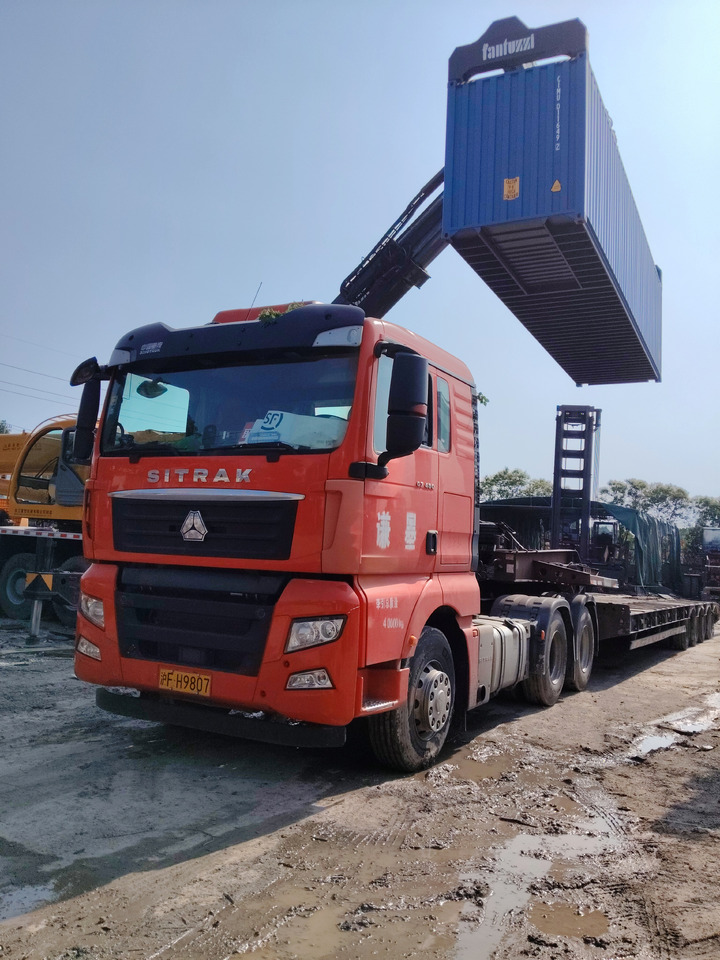 FANTUZZI CS45KM 45TON - Reachstacker: φωτογραφία 1 FANTUZZI CS45KM 45TON - Reachstacker: φωτογραφία 1
