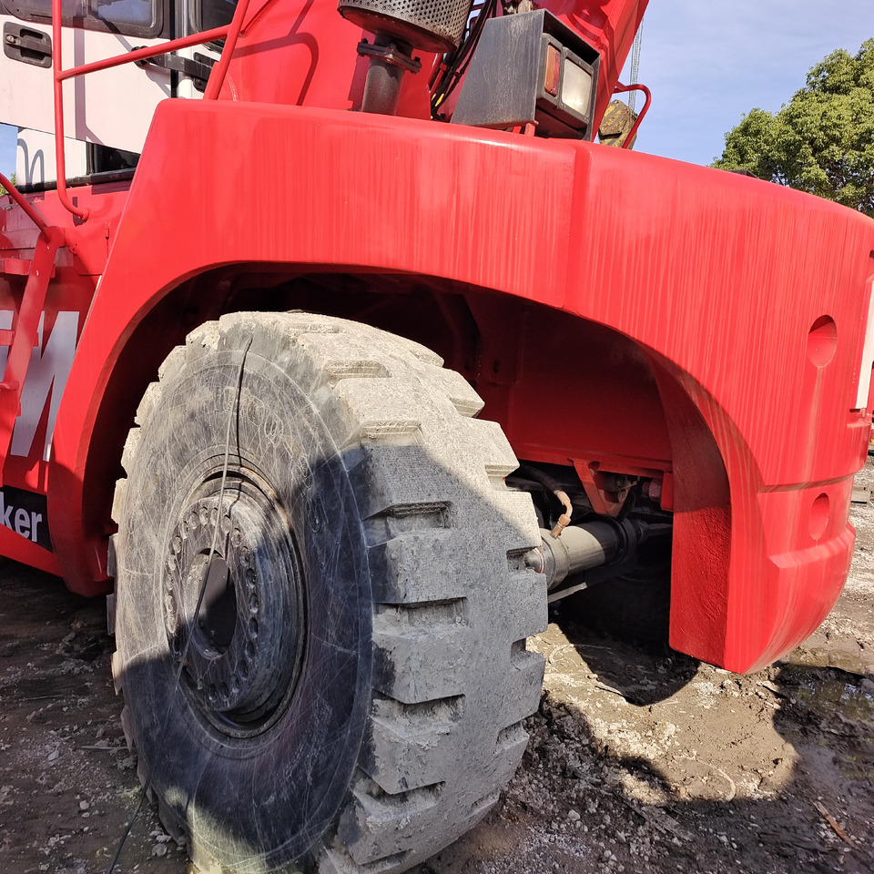 FANTUZZI CS45KMHD 45 TON - Reachstacker: φωτογραφία 2 FANTUZZI CS45KMHD 45 TON - Reachstacker: φωτογραφία 2