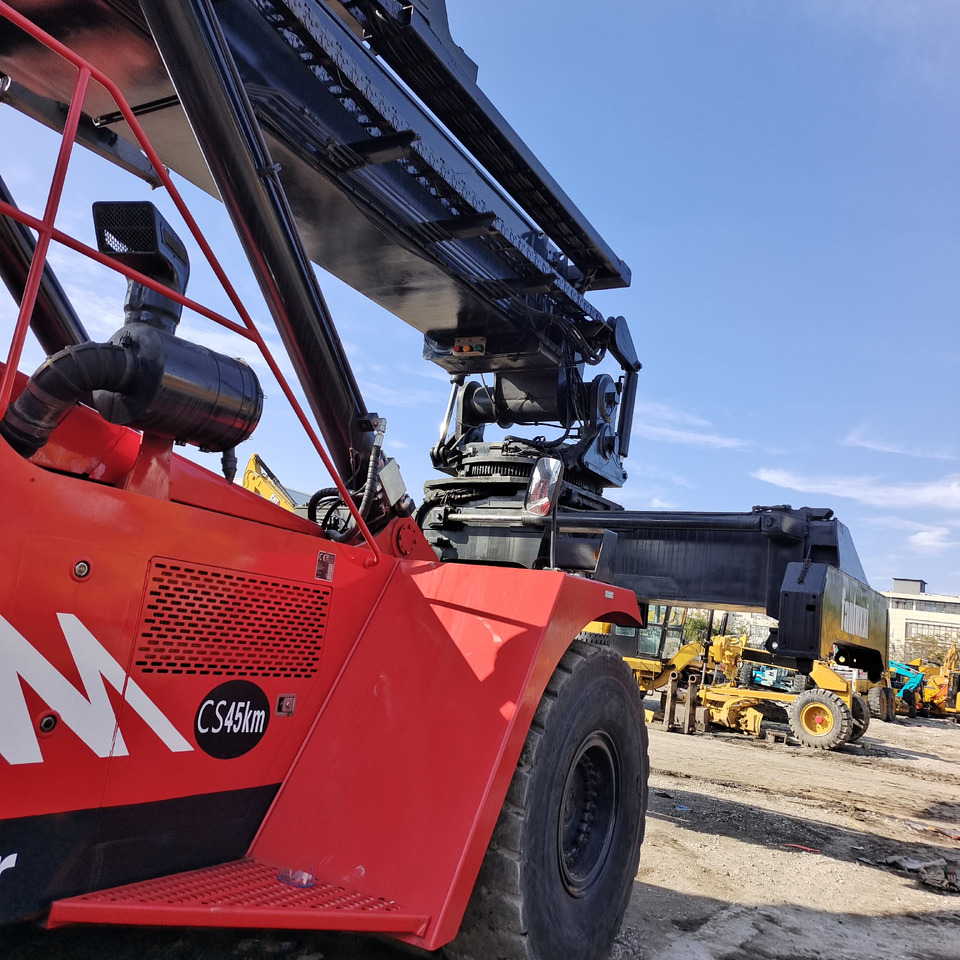 FANTUZZI CS45KMHD - Reachstacker: φωτογραφία 5 FANTUZZI CS45KMHD - Reachstacker: φωτογραφία 5
