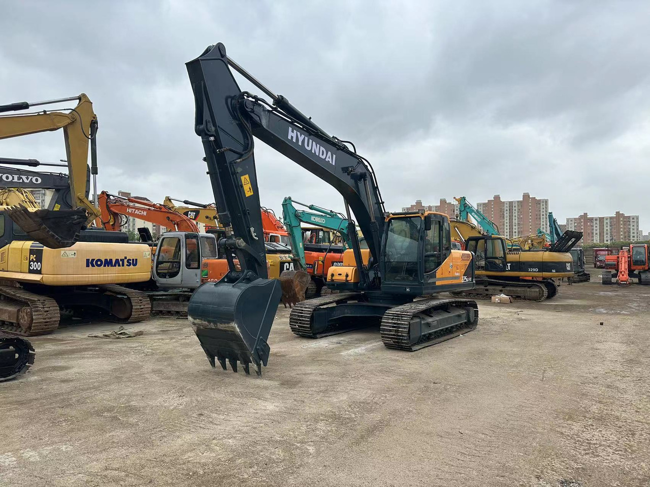 HYUNDAI 225 LC - 9T HX225HD - Ερπυστριοφόρος εκσκαφέας: φωτογραφία 3 HYUNDAI 225 LC - 9T HX225HD - Ερπυστριοφόρος εκσκαφέας: φωτογραφία 3