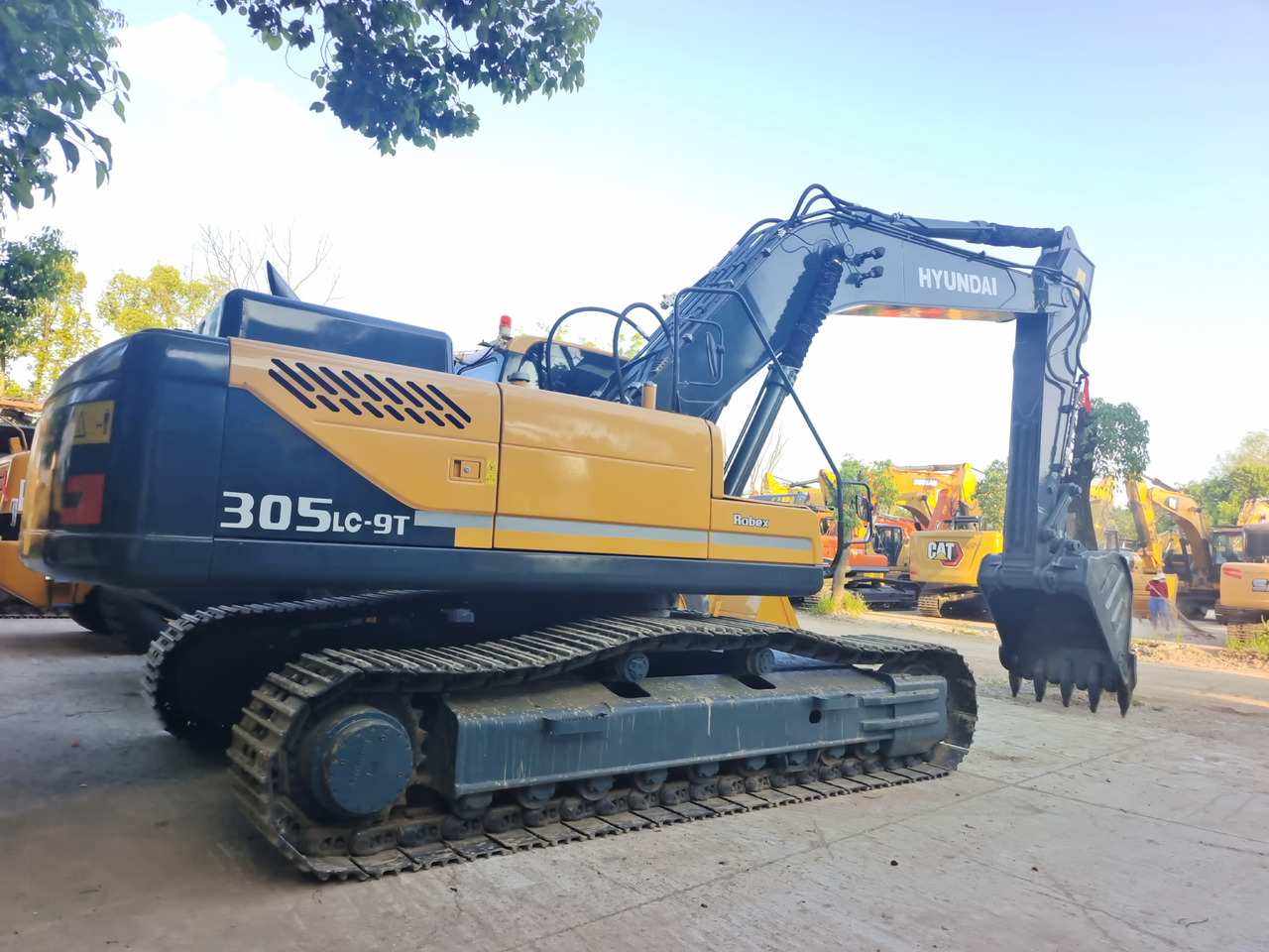 HYUNDAI 305LC - 9S 305 LC - 9T - Ερπυστριοφόρος εκσκαφέας: φωτογραφία 1 HYUNDAI 305LC - 9S 305 LC - 9T - Ερπυστριοφόρος εκσκαφέας: φωτογραφία 1