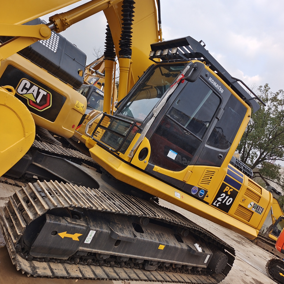 KOMATSU PC210 LC - Ερπυστριοφόρος εκσκαφέας: φωτογραφία 3 KOMATSU PC210 LC - Ερπυστριοφόρος εκσκαφέας: φωτογραφία 3