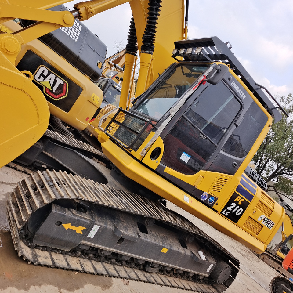 KOMATSU PC210 LC - Ερπυστριοφόρος εκσκαφέας: φωτογραφία 4 KOMATSU PC210 LC - Ερπυστριοφόρος εκσκαφέας: φωτογραφία 4