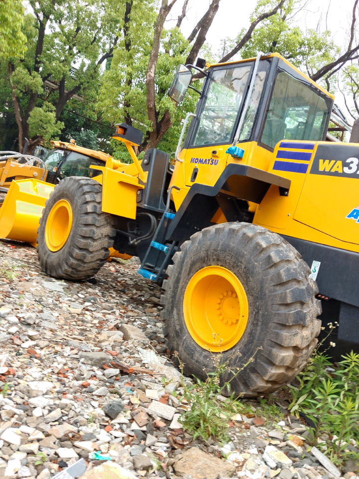 KOMATSU WA 320 WA320-5 - Ελαστιχοφόρος φορτωτής: φωτογραφία 4 KOMATSU WA 320 WA320-5 - Ελαστιχοφόρος φορτωτής: φωτογραφία 4