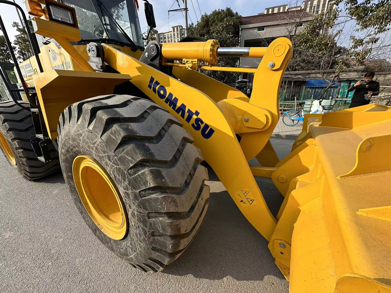 KOMATSU WA 380 - Ελαστιχοφόρος φορτωτής: φωτογραφία 3 KOMATSU WA 380 - Ελαστιχοφόρος φορτωτής: φωτογραφία 3