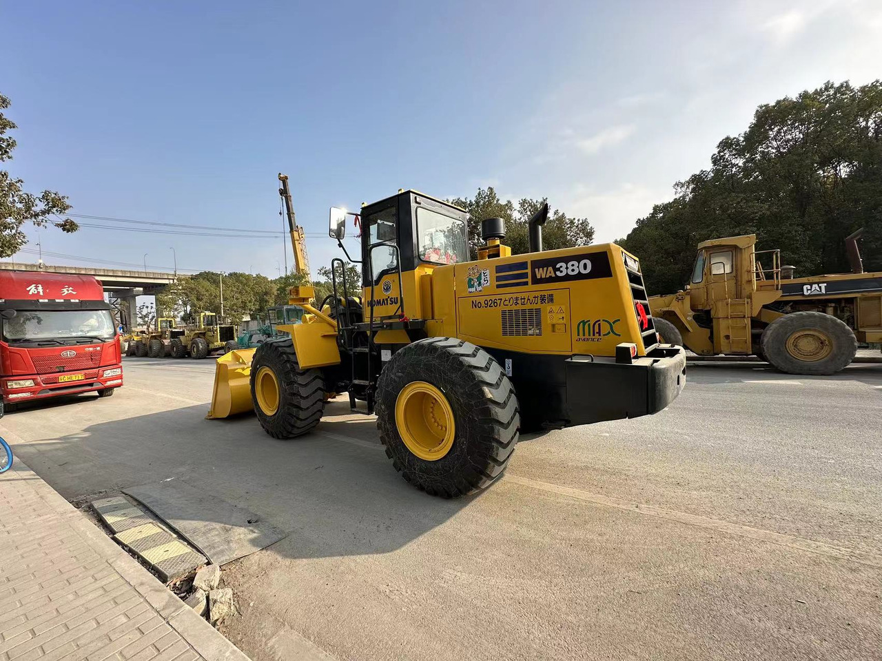 KOMATSU WA 380 - Ελαστιχοφόρος φορτωτής: φωτογραφία 4 KOMATSU WA 380 - Ελαστιχοφόρος φορτωτής: φωτογραφία 4