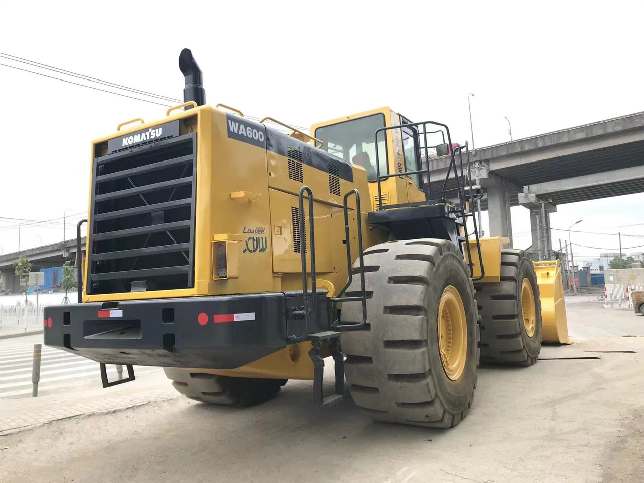 KOMATSU WA600-6 WA 600 - Ελαστιχοφόρος φορτωτής: φωτογραφία 5 KOMATSU WA600-6 WA 600 - Ελαστιχοφόρος φορτωτής: φωτογραφία 5