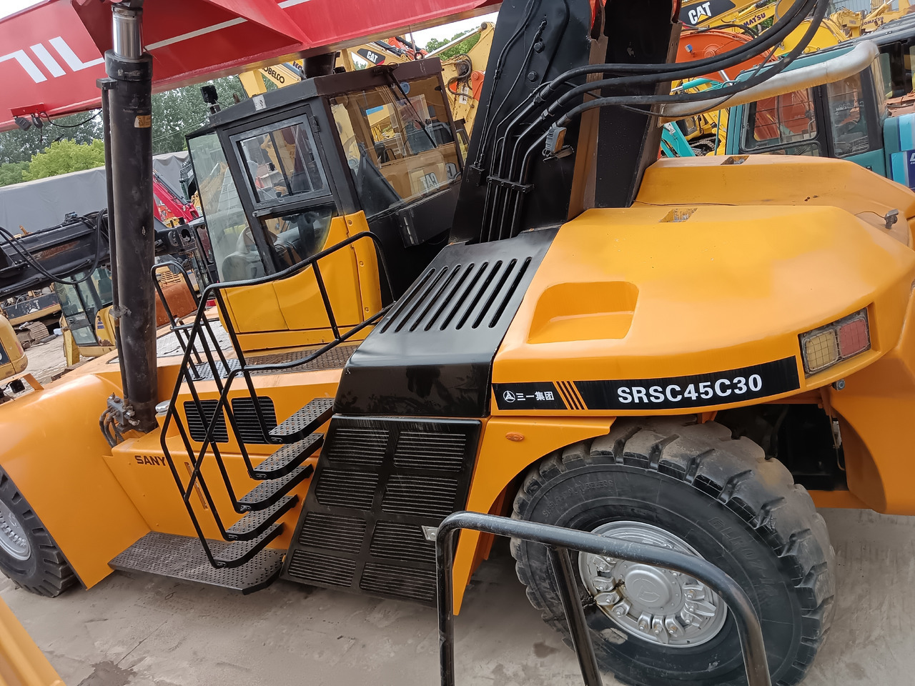 SANY SRSC 45C30 - Reachstacker: φωτογραφία 2 SANY SRSC 45C30 - Reachstacker: φωτογραφία 2