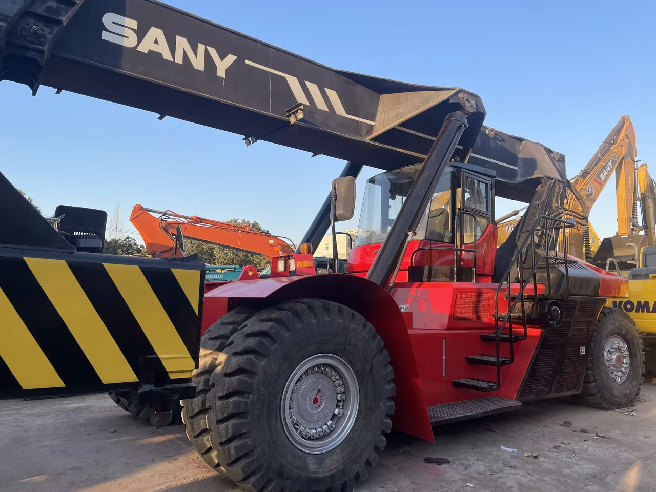 SANY SRSC45C30 - Reachstacker: φωτογραφία 5 SANY SRSC45C30 - Reachstacker: φωτογραφία 5