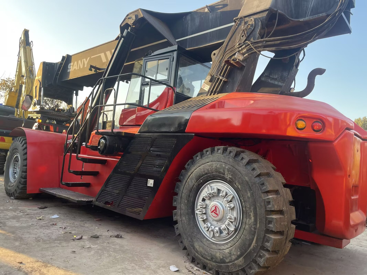 SANY SRSC45C30 - Reachstacker: φωτογραφία 4 SANY SRSC45C30 - Reachstacker: φωτογραφία 4