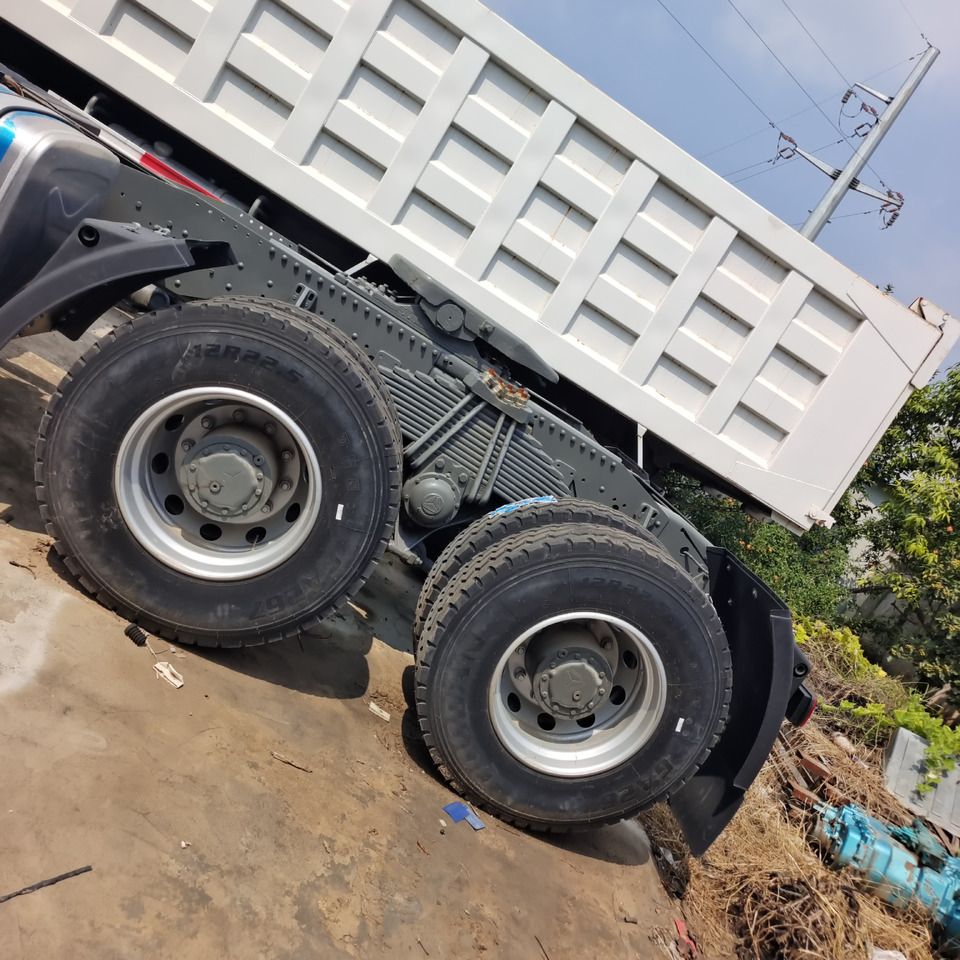 SINOTRUK HOWO 371 375 380 400 420 460HP - Τράκτορας: φωτογραφία 2 SINOTRUK HOWO 371 375 380 400 420 460HP - Τράκτορας: φωτογραφία 2