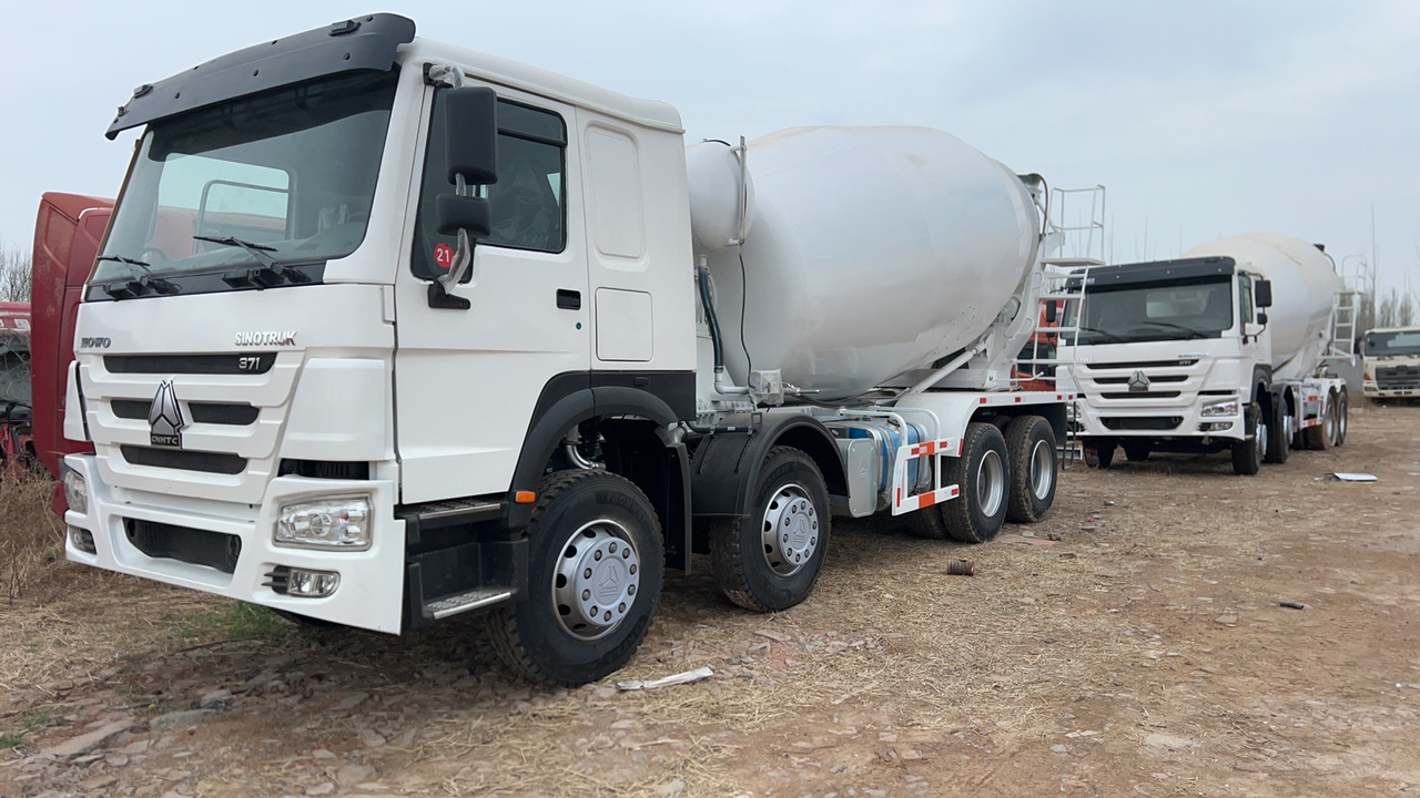 Μπετονιέρα SINOTRUK HOWO 371 8X4 16 Cubic Meter SINOTRUK Howo Concrete Mixer Truck: φωτογραφία 1