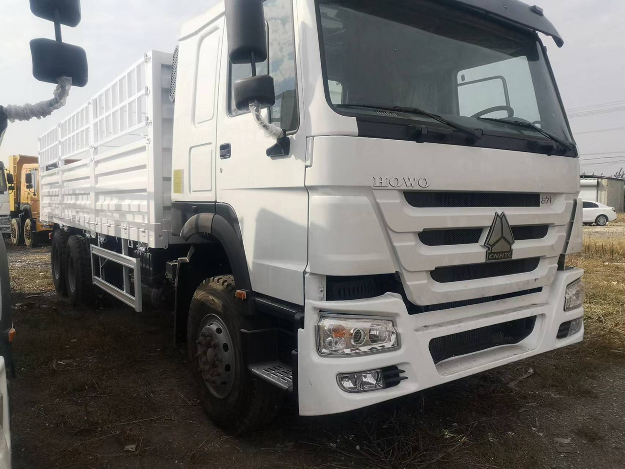 SINOTRUK HOWO DUMP TRUCK LIVESTOCK TRUCK WITH FENCE 371 380 400 420 460 HP - Φορτηγό μεταφορά ζώων: φωτογραφία 3 SINOTRUK HOWO DUMP TRUCK LIVESTOCK TRUCK WITH FENCE 371 380 400 420 460 HP - Φορτηγό μεταφορά ζώων: φωτογραφία 3