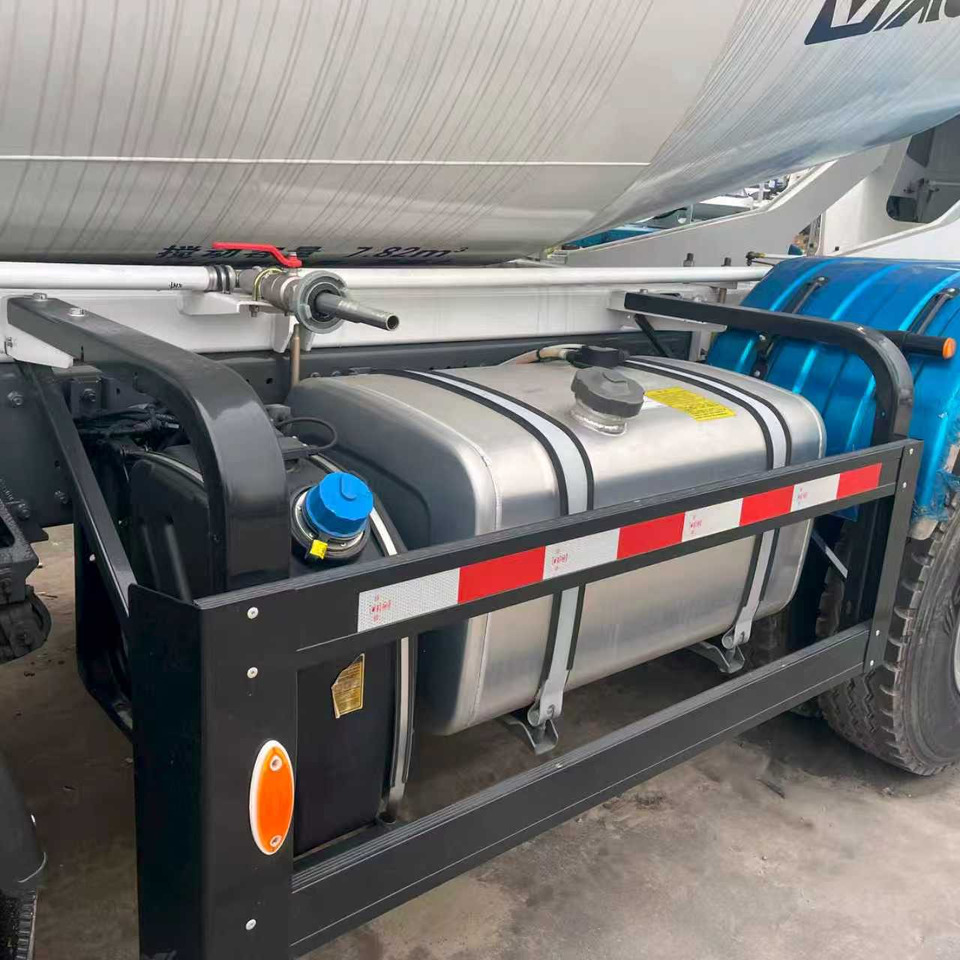 SINOTRUK TX350 Euro 5 STAGE Ⅴ - Μπετονιέρα φορτηγό: φωτογραφία 4 SINOTRUK TX350 Euro 5 STAGE Ⅴ - Μπετονιέρα φορτηγό: φωτογραφία 4