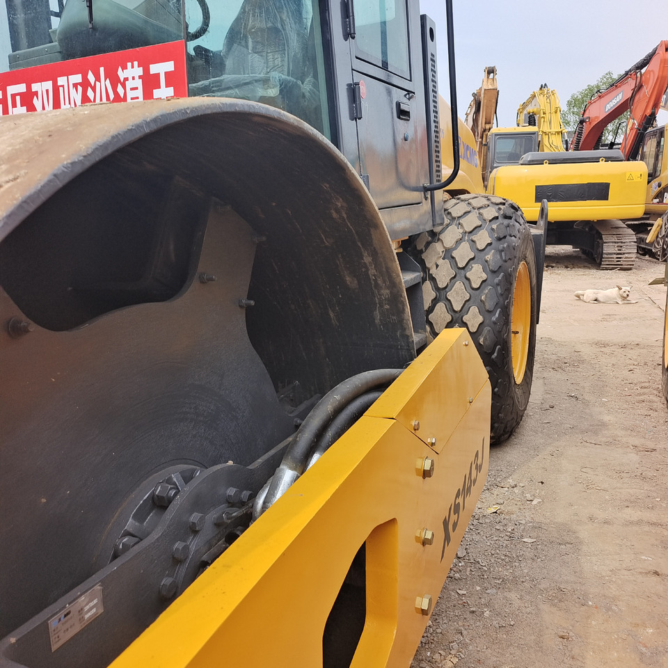 XCMG XS 143J - Ασφαλτικός οδοστρωτήρας: φωτογραφία 5 XCMG XS 143J - Ασφαλτικός οδοστρωτήρας: φωτογραφία 5