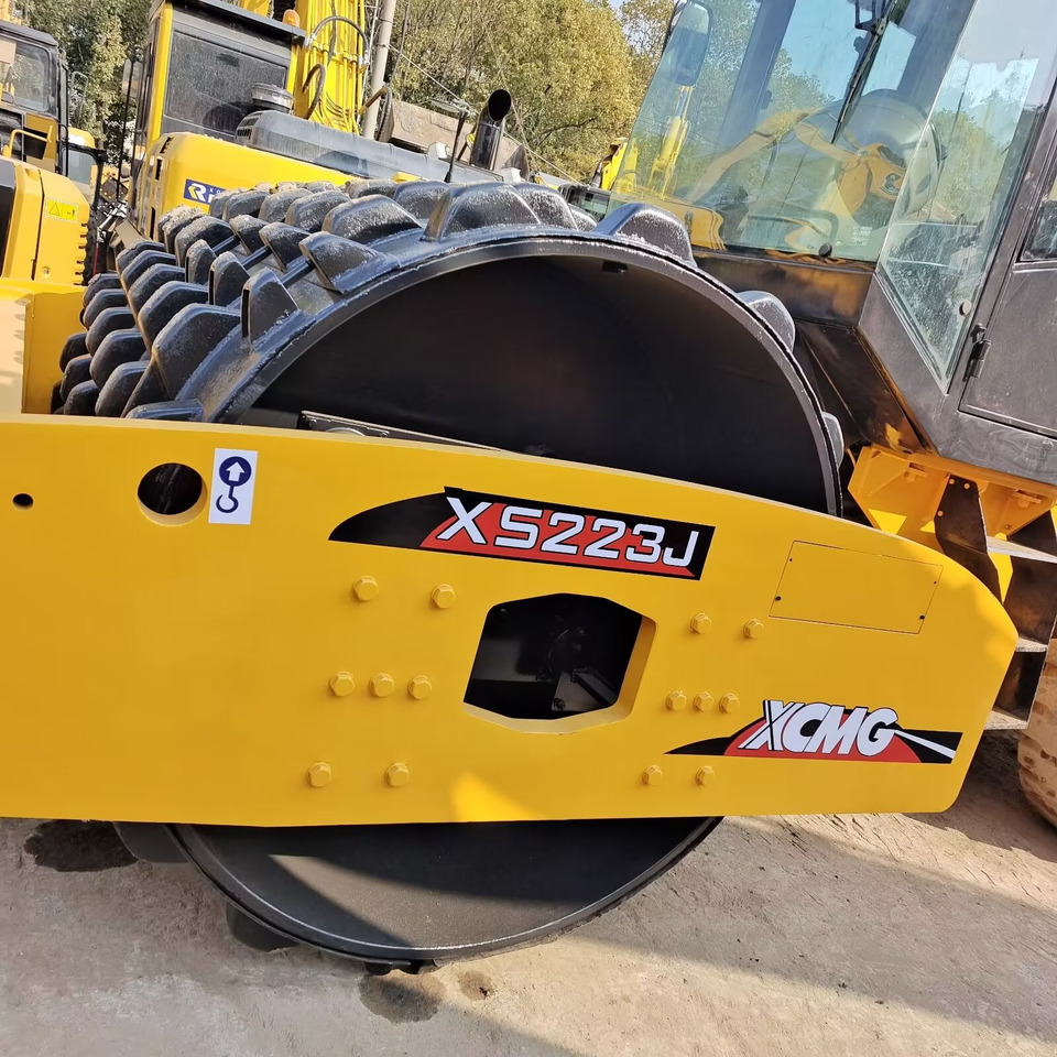 XCMG XS223J Goat Horn Vibratory Roller Compactor - Ασφαλτικός οδοστρωτήρας: φωτογραφία 4 XCMG XS223J Goat Horn Vibratory Roller Compactor - Ασφαλτικός οδοστρωτήρας: φωτογραφία 4