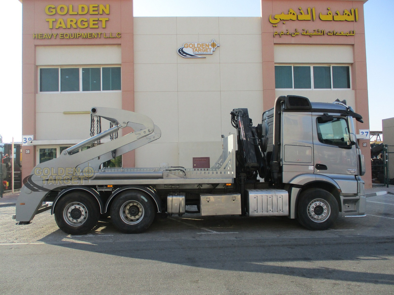 MERCEDES-BENZ 2642 6×2 DOUBLE SKIP LOADER with HIAB Crane - Φορτηγό καδοφόρος φορτωτής: φωτογραφία 5 MERCEDES-BENZ 2642 6×2 DOUBLE SKIP LOADER with HIAB Crane - Φορτηγό καδοφόρος φορτωτής: φωτογραφία 5