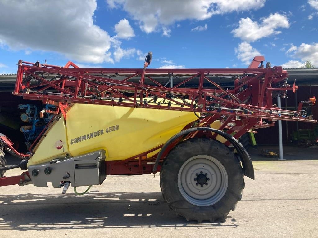 Hardi COMMANDERr 4500 - Συρόμενο ψεκαστικό: φωτογραφία 2 Hardi COMMANDERr 4500 - Συρόμενο ψεκαστικό: φωτογραφία 2