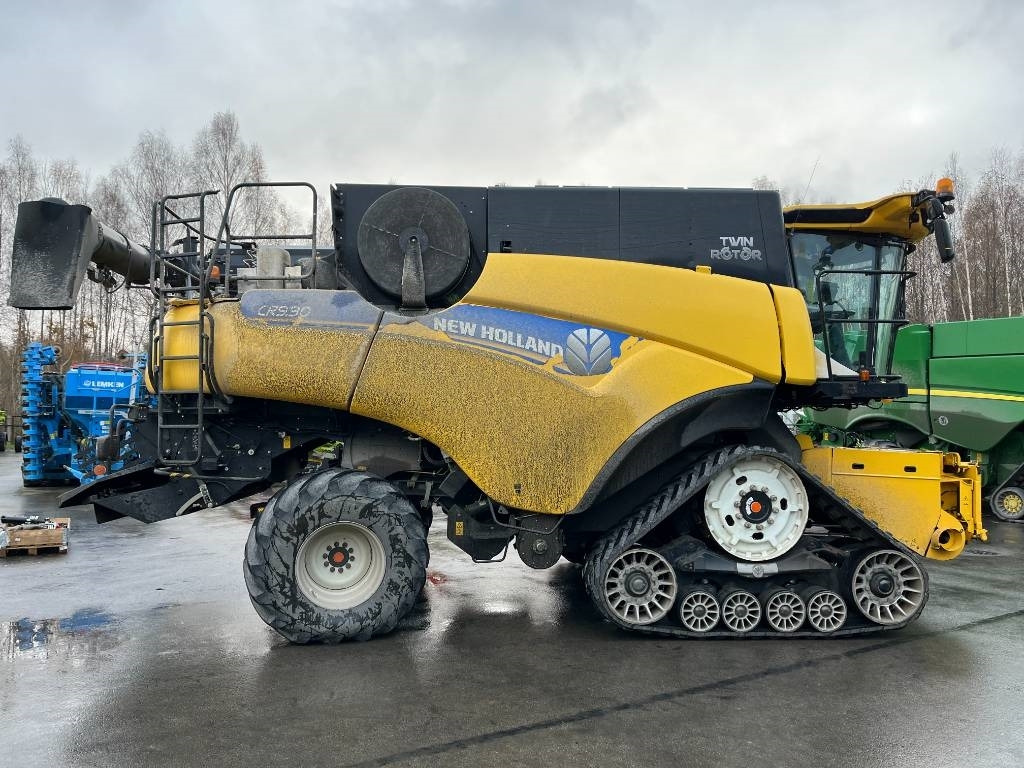 New Holland CR 9.90 - Θεριζοαλωνιστική μηχανή: φωτογραφία 5 New Holland CR 9.90 - Θεριζοαλωνιστική μηχανή: φωτογραφία 5