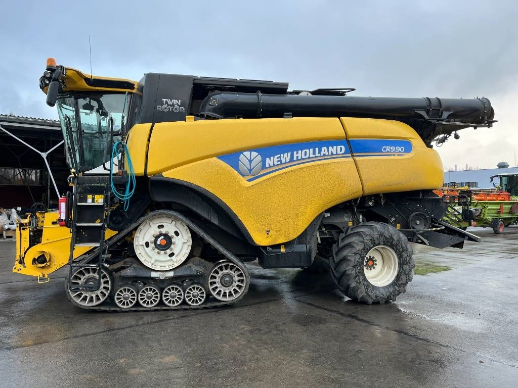 New Holland CR 9.90 - Θεριζοαλωνιστική μηχανή: φωτογραφία 2 New Holland CR 9.90 - Θεριζοαλωνιστική μηχανή: φωτογραφία 2
