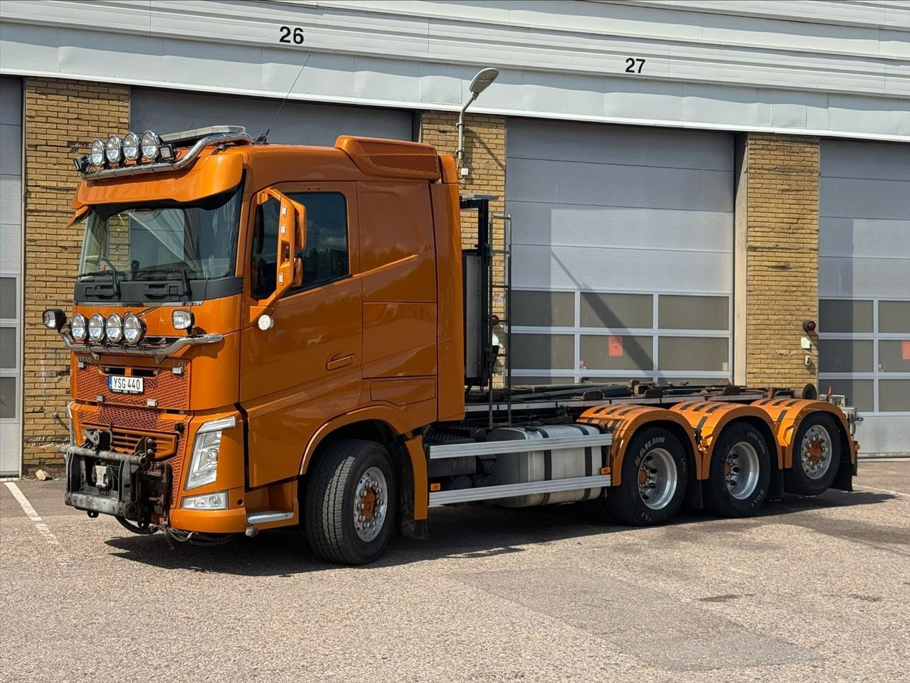 Lastväxlare Volvo FH 12.8 I-Shift, 510hk, 8x4 -2018 | Plogutrustad - Φορτηγό φόρτωσης γάντζου: φωτογραφία 1 Lastväxlare Volvo FH 12.8 I-Shift, 510hk, 8x4 -2018 | Plogutrustad - Φορτηγό φόρτωσης γάντζου: φωτογραφία 1