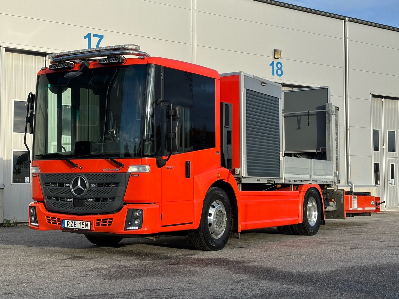 TMA-bil Mercedes-Benz Econic 1827 4x2 -2021 | Hiab-kran - Φορτηγό με ανοιχτή καρότσα, Φορτηγό με γερανό: φωτογραφία 1 TMA-bil Mercedes-Benz Econic 1827 4x2 -2021 | Hiab-kran - Φορτηγό με ανοιχτή καρότσα, Φορτηγό με γερανό: φωτογραφία 1