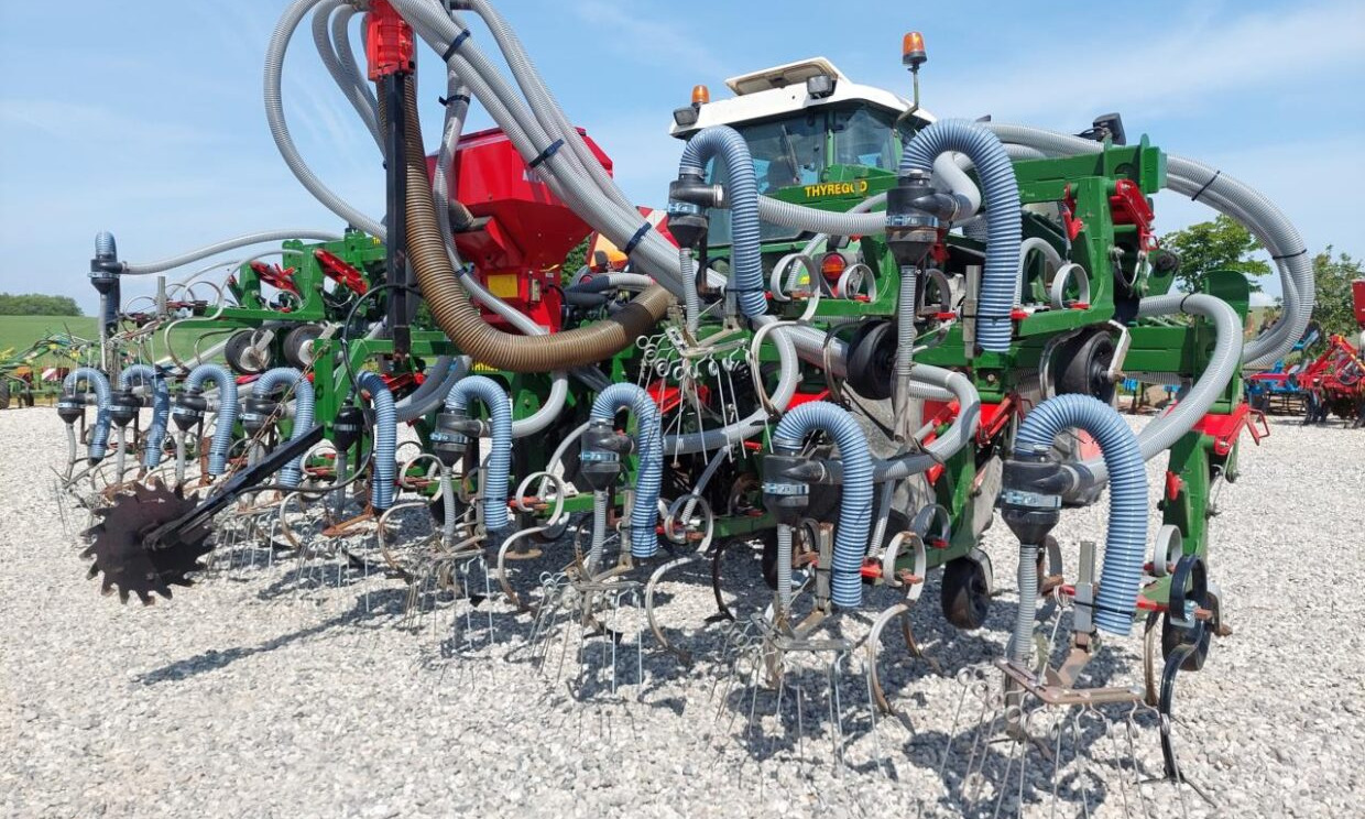 Thyregod TRV 12 med frø-/gødning-udstyr - Γεωργικά μηχανήματα: φωτογραφία 2 Thyregod TRV 12 med frø-/gødning-udstyr - Γεωργικά μηχανήματα: φωτογραφία 2
