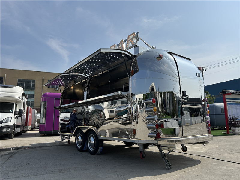 Cocktails Food Trailer Airstream Beer Food Truck - Ρυμουλκούμενη καντίνα: φωτογραφία 3 Cocktails Food Trailer Airstream Beer Food Truck - Ρυμουλκούμενη καντίνα: φωτογραφία 3