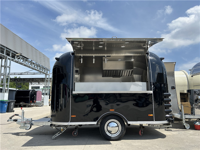 European Food Truck Crepe,Burger,Grilled Sausage,Lángos Food Trailer - Ρυμουλκούμενη καντίνα: φωτογραφία 1 European Food Truck Crepe,Burger,Grilled Sausage,Lángos Food Trailer - Ρυμουλκούμενη καντίνα: φωτογραφία 1