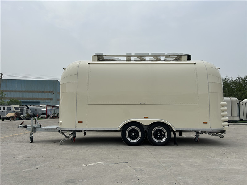 European Food Truck Pizza Food Truck, Smash Burger Foodtruck - Ρυμουλκούμενη καντίνα: φωτογραφία 4 European Food Truck Pizza Food Truck, Smash Burger Foodtruck - Ρυμουλκούμενη καντίνα: φωτογραφία 4