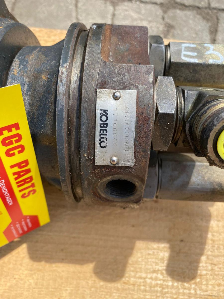 Holland E 305 - Μειωτήρας περιστροφής για Ερπυστριοφόρος εκσκαφέας: φωτογραφία 2 Holland E 305 - Μειωτήρας περιστροφής για Ερπυστριοφόρος εκσκαφέας: φωτογραφία 2