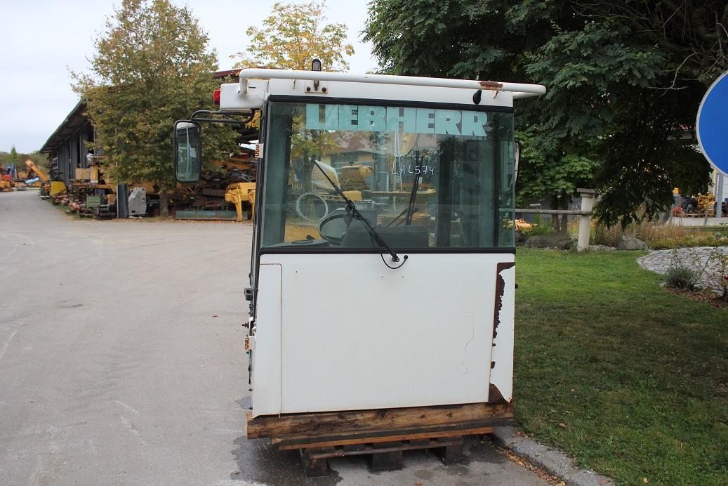Liebherr L 574 - Καμπίνα για Ελαστιχοφόρος φορτωτής: φωτογραφία 2 Liebherr L 574 - Καμπίνα για Ελαστιχοφόρος φορτωτής: φωτογραφία 2