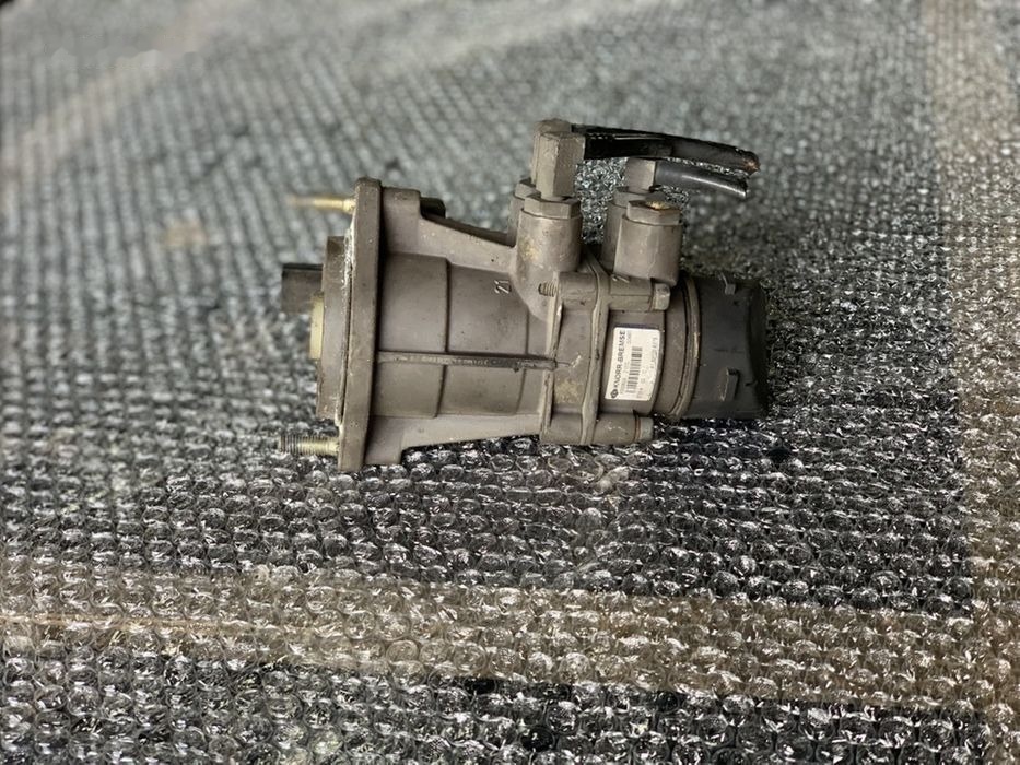 MAN zawór główny hamulcowy oryginał hurt K000926 MAN TGA K000926 - Κύλινδρος φρένων για Φορτηγό: φωτογραφία 1 MAN zawór główny hamulcowy oryginał hurt K000926 MAN TGA K000926 - Κύλινδρος φρένων για Φορτηγό: φωτογραφία 1