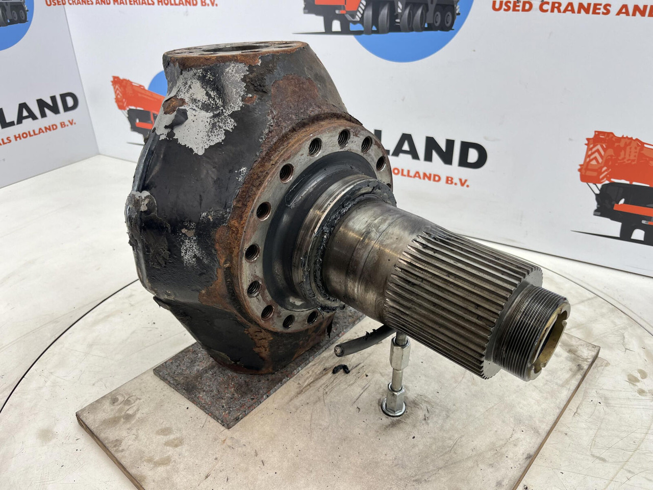 FAUN ATF 45-3 Steering knuckle 16 holes axle 3 - Ακραξόνιο για Γερανός: φωτογραφία 3 FAUN ATF 45-3 Steering knuckle 16 holes axle 3 - Ακραξόνιο για Γερανός: φωτογραφία 3