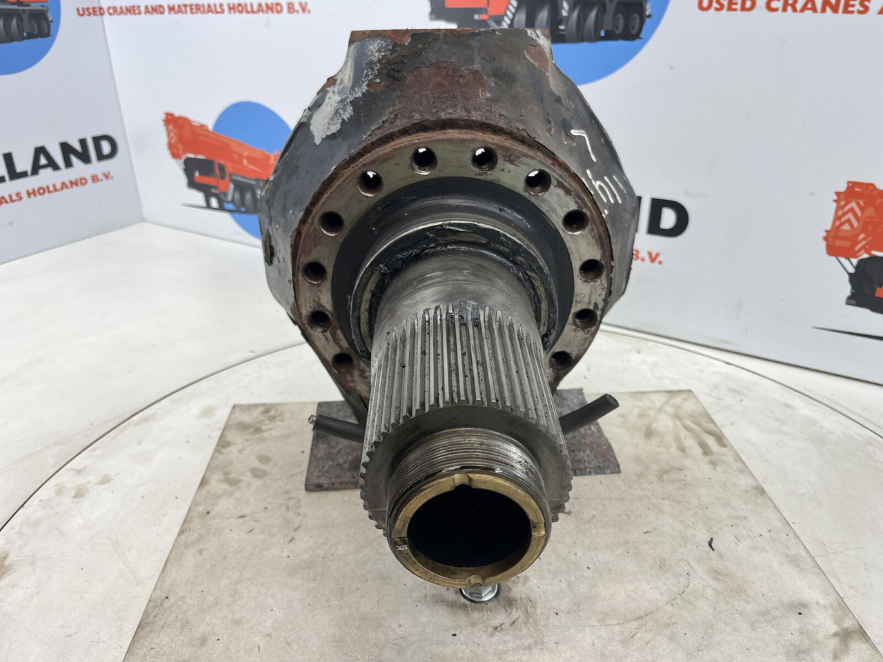 FAUN ATF 45-3 Steering knuckle 16 holes axle 3 - Ακραξόνιο για Γερανός: φωτογραφία 2 FAUN ATF 45-3 Steering knuckle 16 holes axle 3 - Ακραξόνιο για Γερανός: φωτογραφία 2