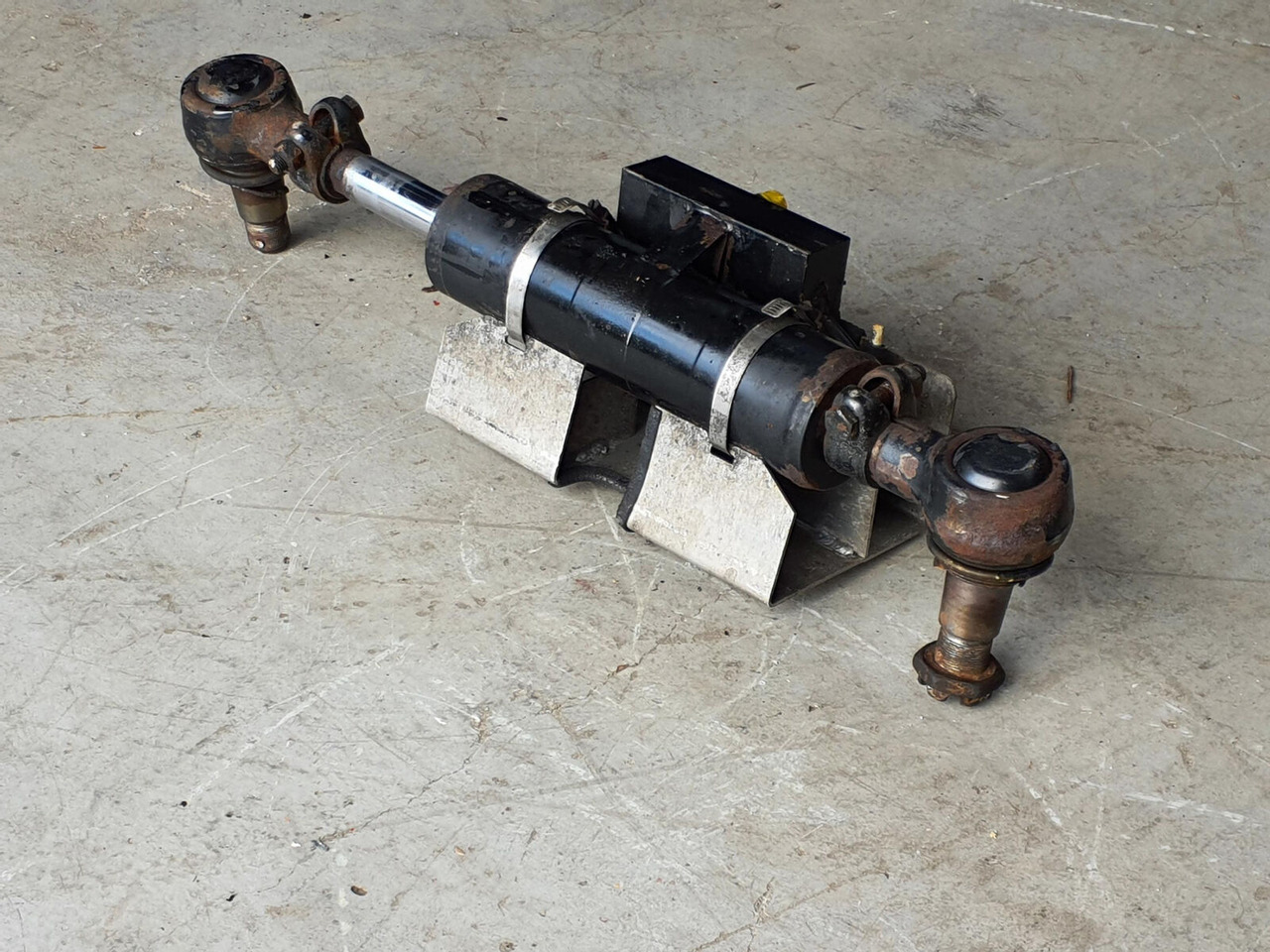 FAUN ATF 45-3 steering cilinder left axle 3 - Υδραυλικός κύλινδρος για Τηλεσκοπικός γερανός: φωτογραφία 2 FAUN ATF 45-3 steering cilinder left axle 3 - Υδραυλικός κύλινδρος για Τηλεσκοπικός γερανός: φωτογραφία 2