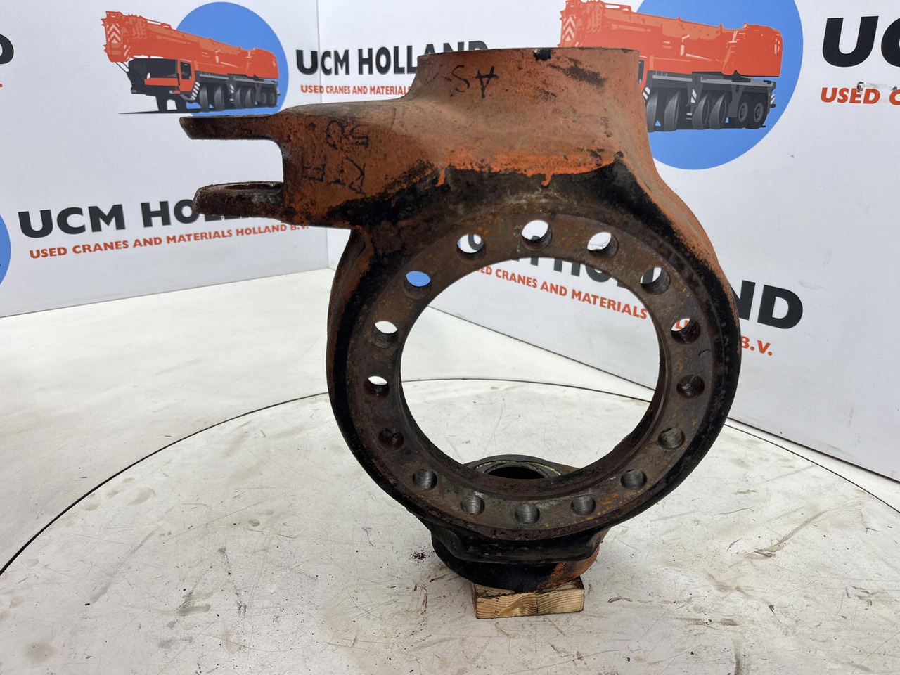 FAUN RTF 50 Steering knuckle 16 holes axle 1 right - Ακραξόνιο για Τηλεσκοπικός γερανός: φωτογραφία 2 FAUN RTF 50 Steering knuckle 16 holes axle 1 right - Ακραξόνιο για Τηλεσκοπικός γερανός: φωτογραφία 2