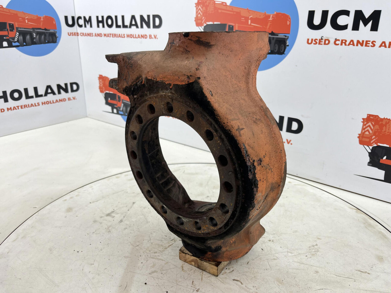 FAUN RTF 50 Steering knuckle 16 holes axle 1 right - Ακραξόνιο για Τηλεσκοπικός γερανός: φωτογραφία 1 FAUN RTF 50 Steering knuckle 16 holes axle 1 right - Ακραξόνιο για Τηλεσκοπικός γερανός: φωτογραφία 1