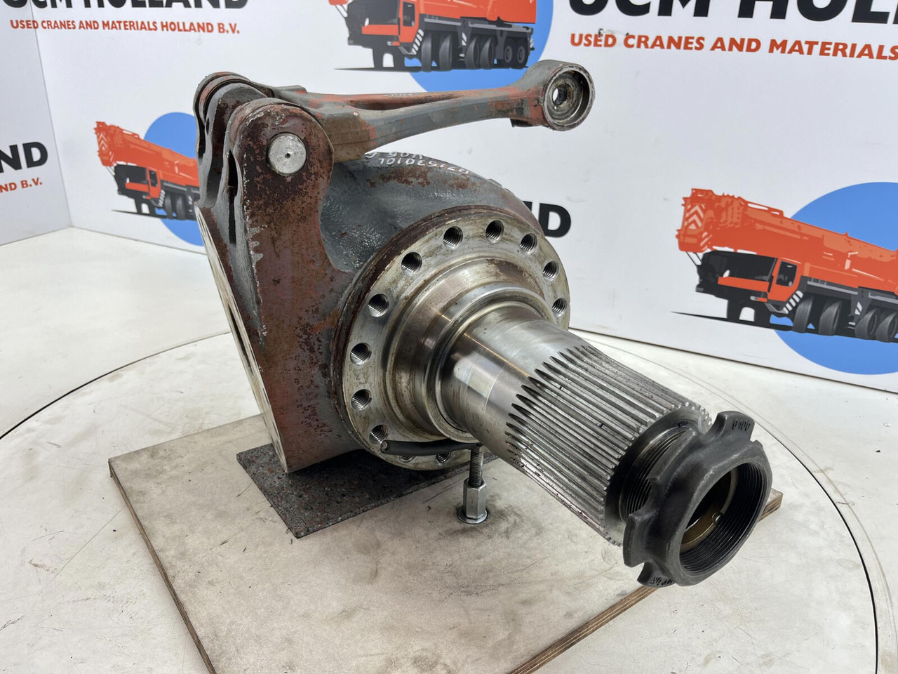 Grove GMK 3055 Steering knuckle 16 holes axle 2 left - Ακραξόνιο για Τηλεσκοπικός γερανός: φωτογραφία 3 Grove GMK 3055 Steering knuckle 16 holes axle 2 left - Ακραξόνιο για Τηλεσκοπικός γερανός: φωτογραφία 3