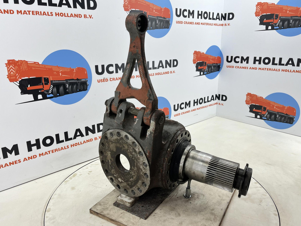 Grove GMK 3055 Steering knuckle 16 holes axle 3 right - Ακραξόνιο για Γερανός: φωτογραφία 3 Grove GMK 3055 Steering knuckle 16 holes axle 3 right - Ακραξόνιο για Γερανός: φωτογραφία 3