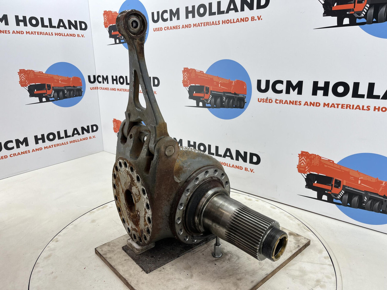 Grove GMK 3055 steering knuckle 16 holes axle 1 and 2 left - Ακραξόνιο για Τηλεσκοπικός γερανός: φωτογραφία 3 Grove GMK 3055 steering knuckle 16 holes axle 1 and 2 left - Ακραξόνιο για Τηλεσκοπικός γερανός: φωτογραφία 3