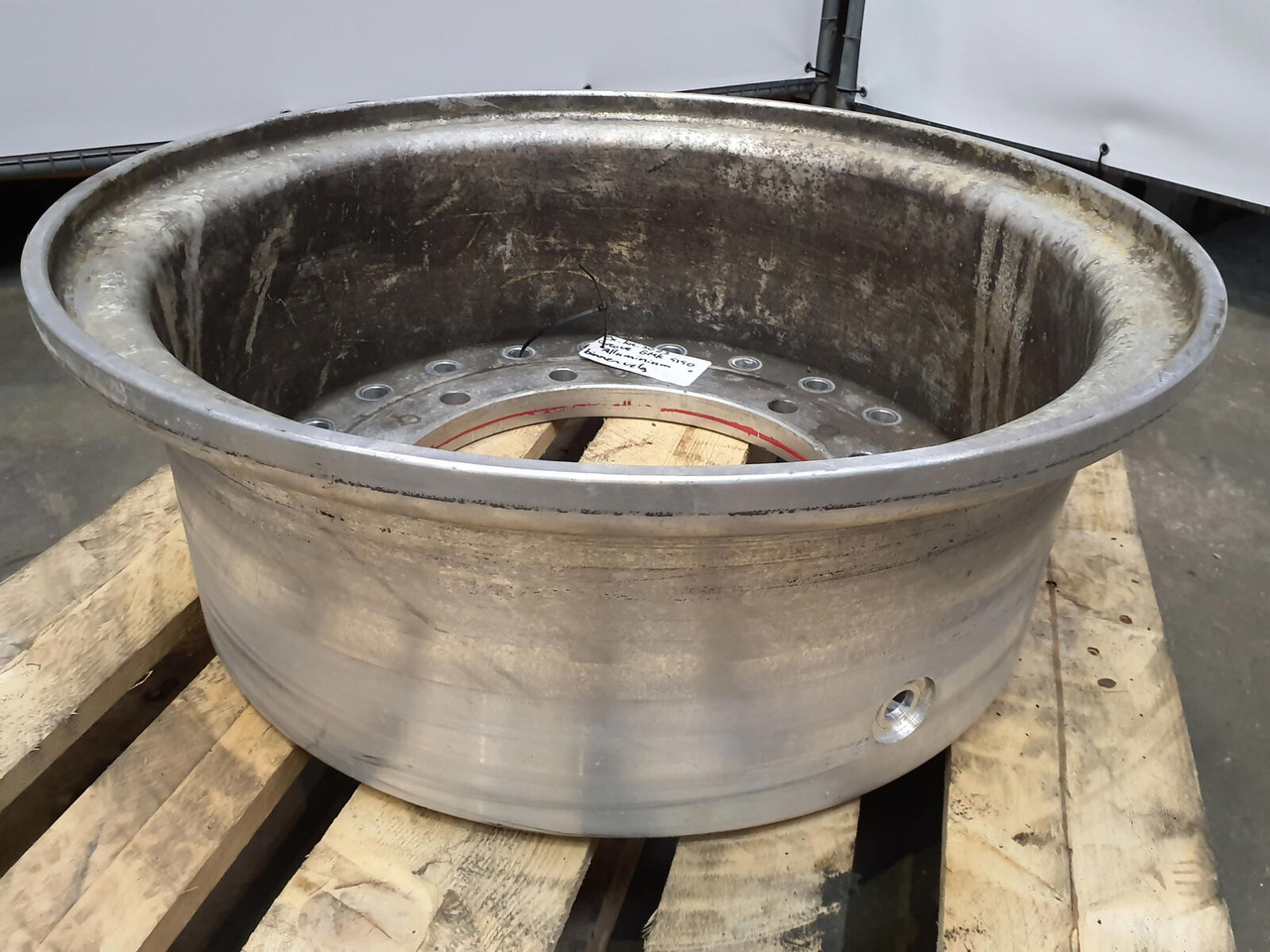 Grove Rear ring 445/95R25 12 8.8 2p Alu - Ζάντα για Γερανός: φωτογραφία 1 Grove Rear ring 445/95R25 12 8.8 2p Alu - Ζάντα για Γερανός: φωτογραφία 1